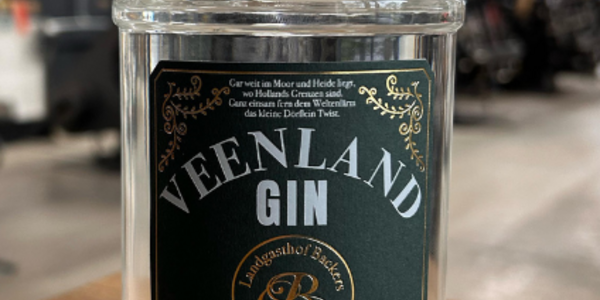 Veenland Gin 424x625.png